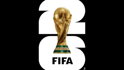 鲁本-迪亚斯与爱情岛女星情侣同游，共同佩戴卡地亚品牌手链