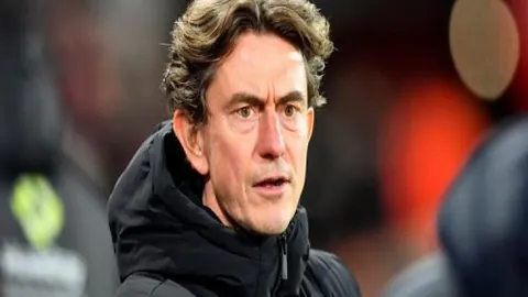 “上海体育局就樊振东相关网络热议发表声明——中新社报道”