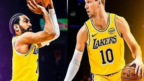 铜梁龙深情致敬张外龙：心系故土，您的家园永远敞怀！翘首以盼，欢迎常回铜梁共叙情谊！